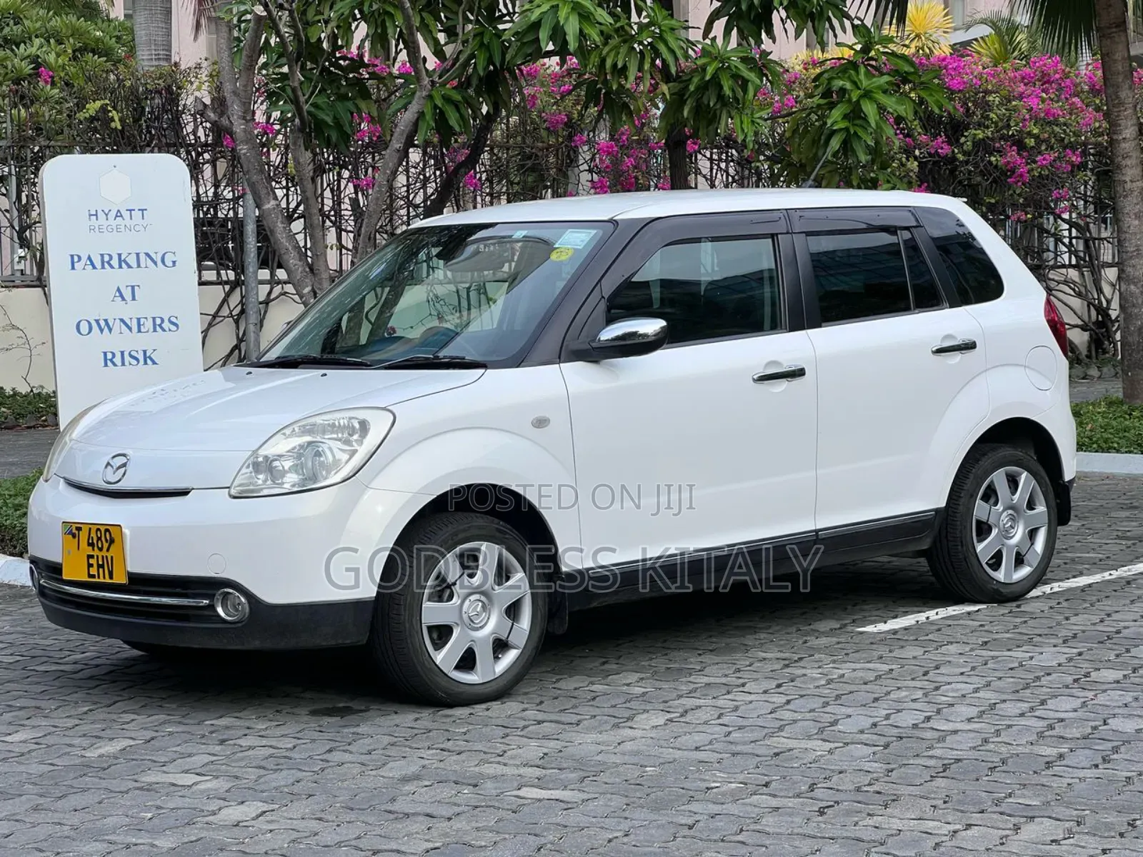 Mazda Verisa 2010 White