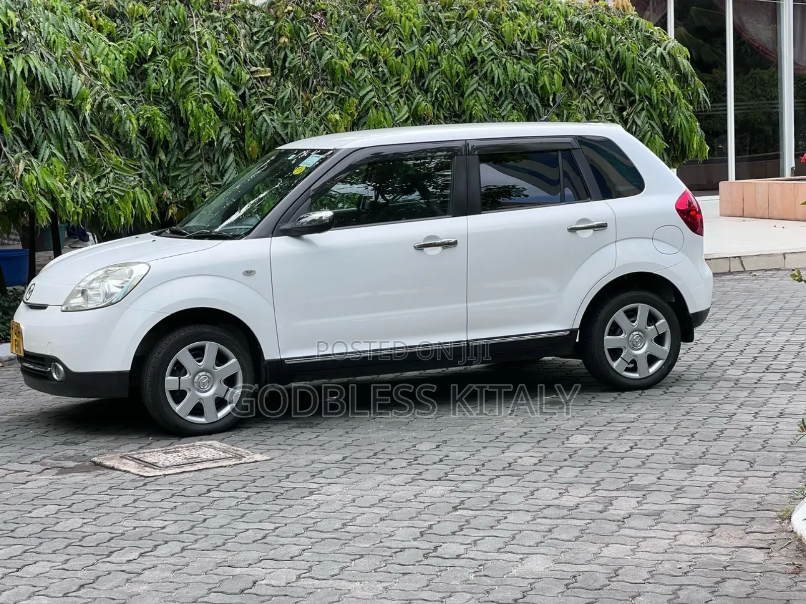 Mazda Verisa 2010 White