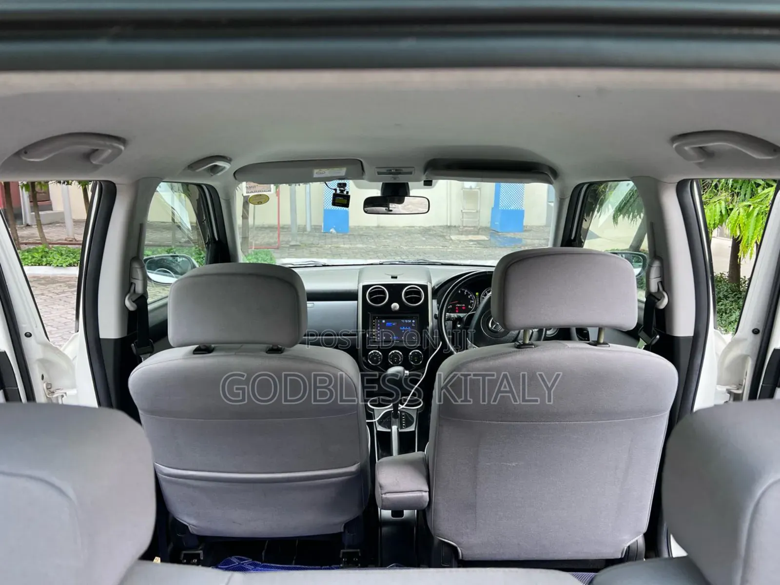 Mazda Verisa 2010 White