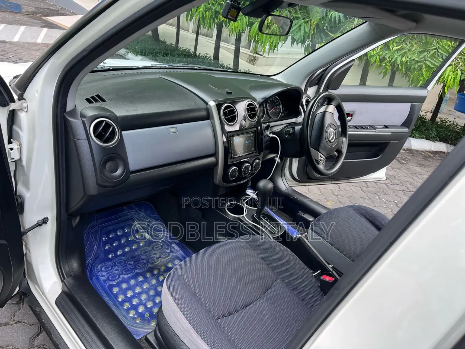 Mazda Verisa 2010 White
