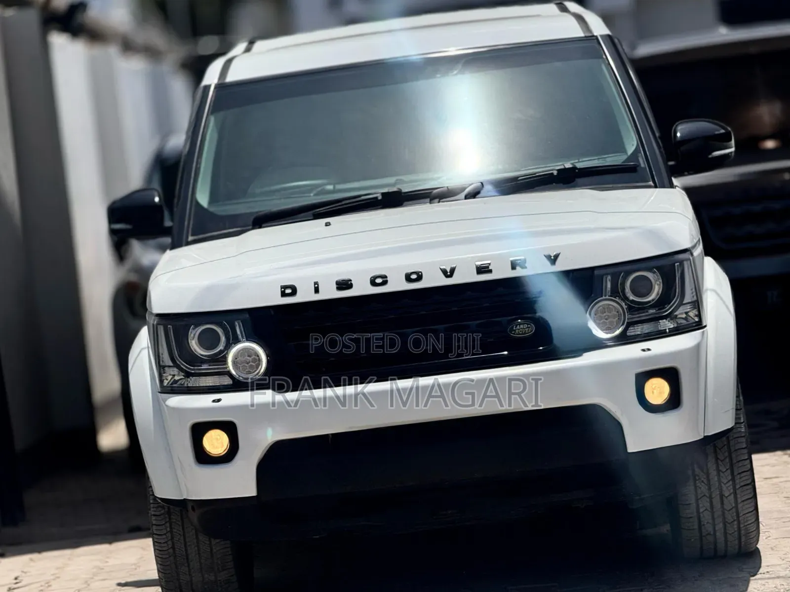 Land Rover Discovery 2015 White