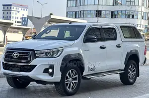 Photo - Toyota Hilux 2019 White