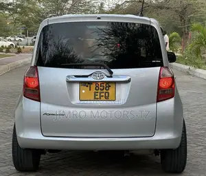 Toyota Ractis 2005 Silver