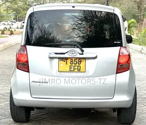 Toyota Ractis 2005 Silver