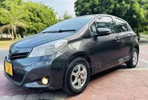 Toyota Vitz 2011 Gray