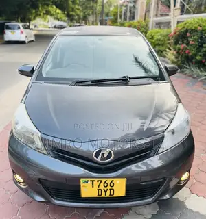Toyota Vitz 2011 Gray