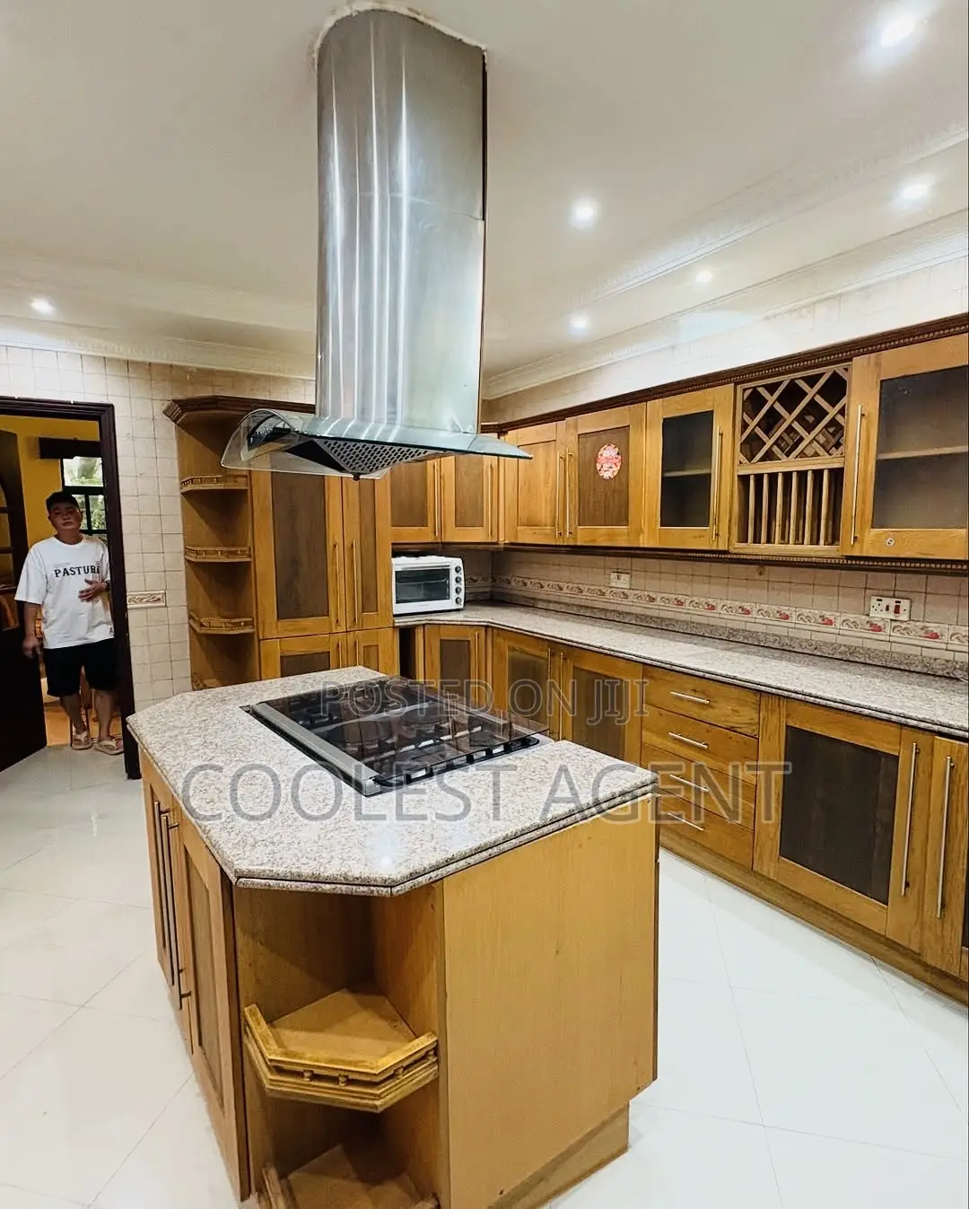 Furnished 5bdrm Villa in Msasani, Kinondoni for rent