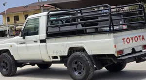 Toyota Land Cruiser 2011 White
