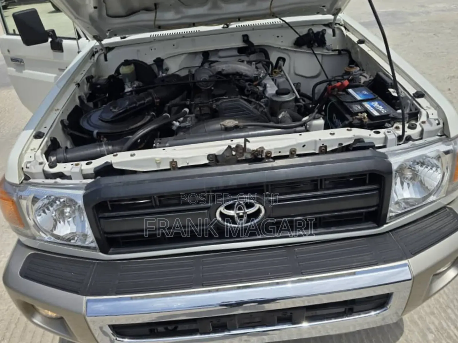 Toyota Land Cruiser 2011 White