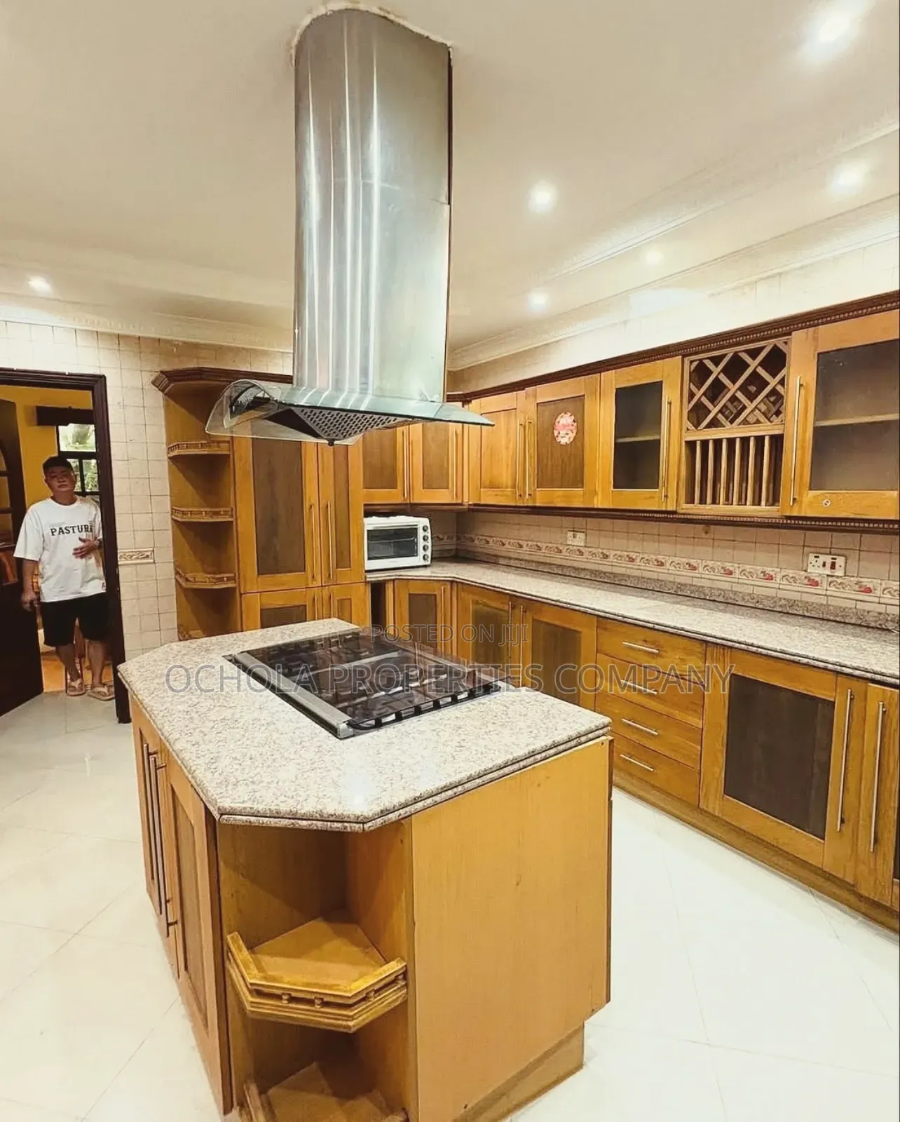 Furnished 5bdrm Villa in Mikocheni for rent