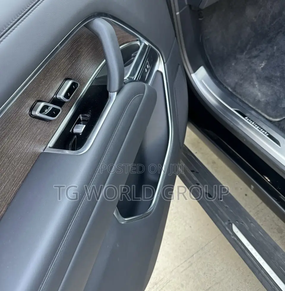 Land Rover Range Rover Vogue 2024 Black