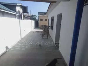 8bdrm Bungalow in Kariakoo for sale