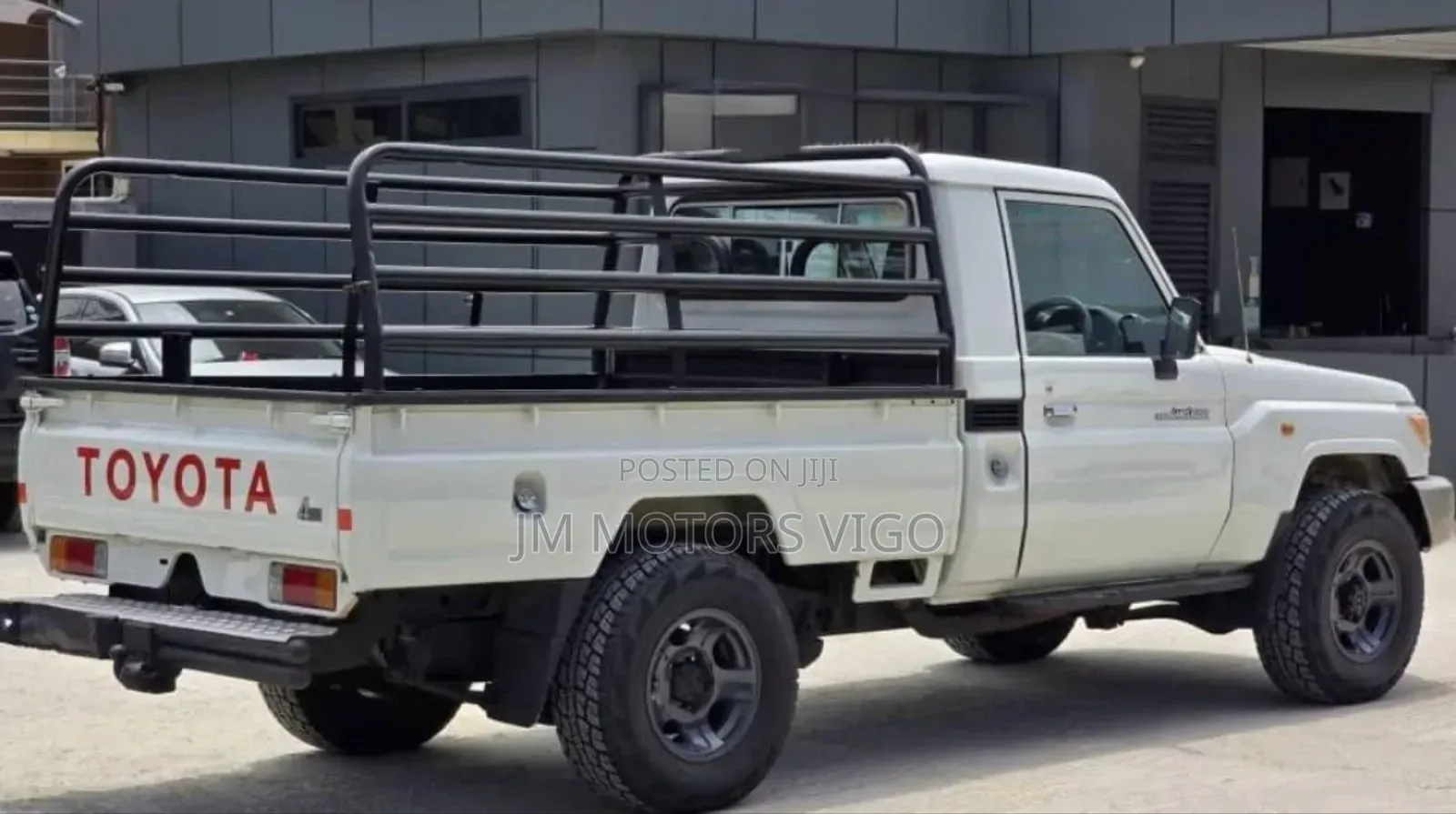 Toyota Land Cruiser 2011 Pearl