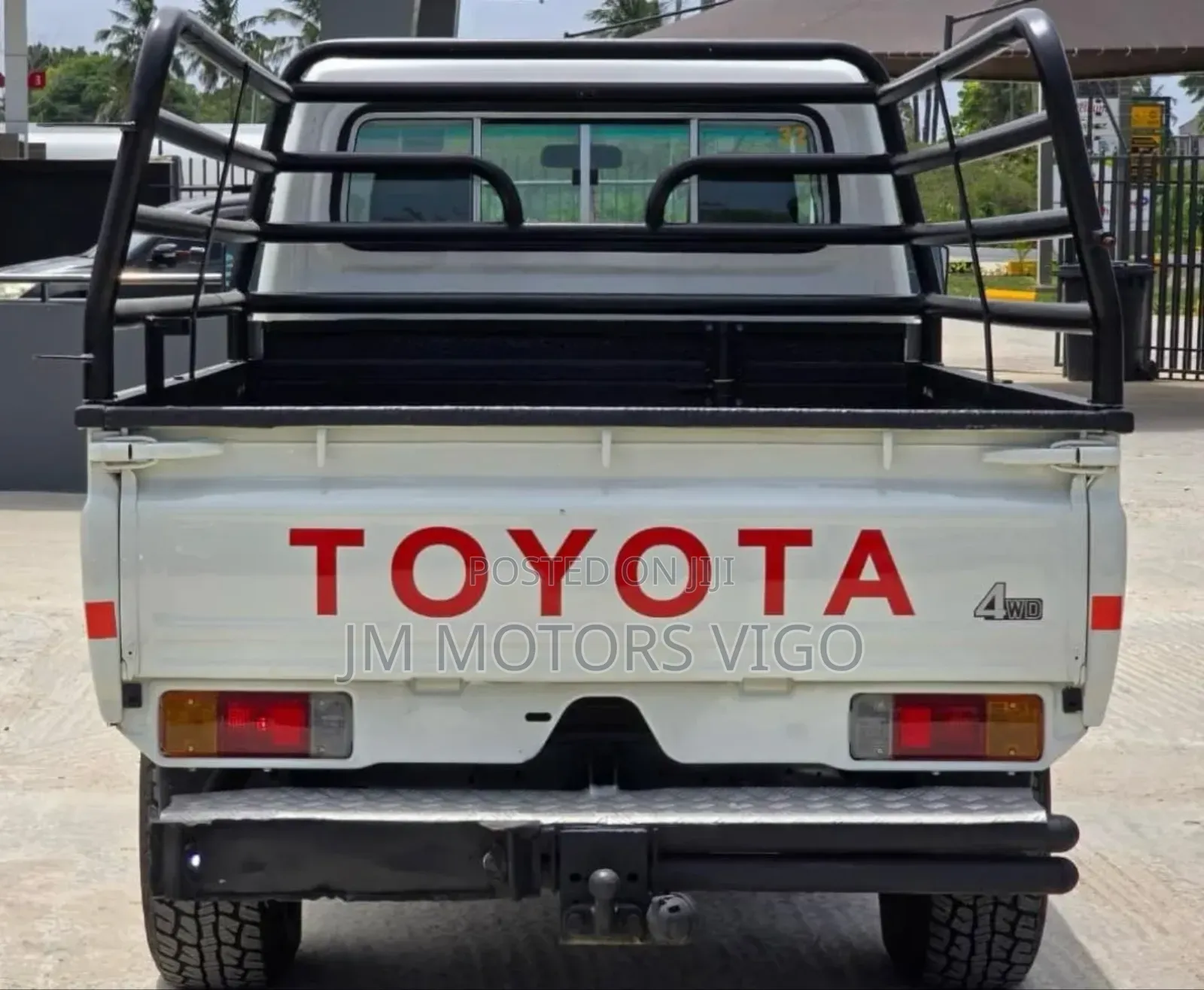 Toyota Land Cruiser 2011 Pearl
