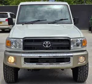 Toyota Land Cruiser 2011 Pearl