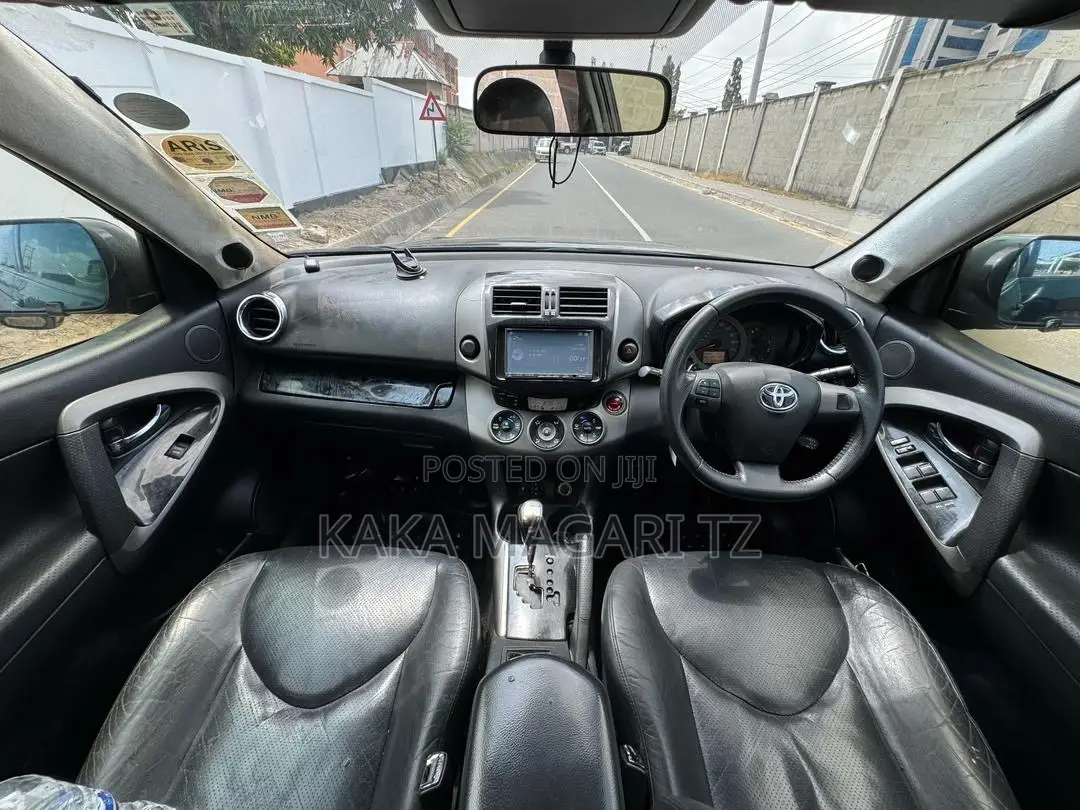 Toyota Vanguard 2011 Black