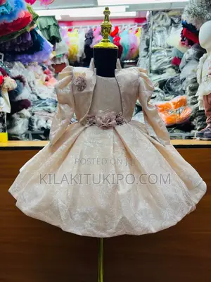 High Quality Gown