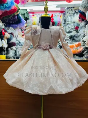 High Quality Gown