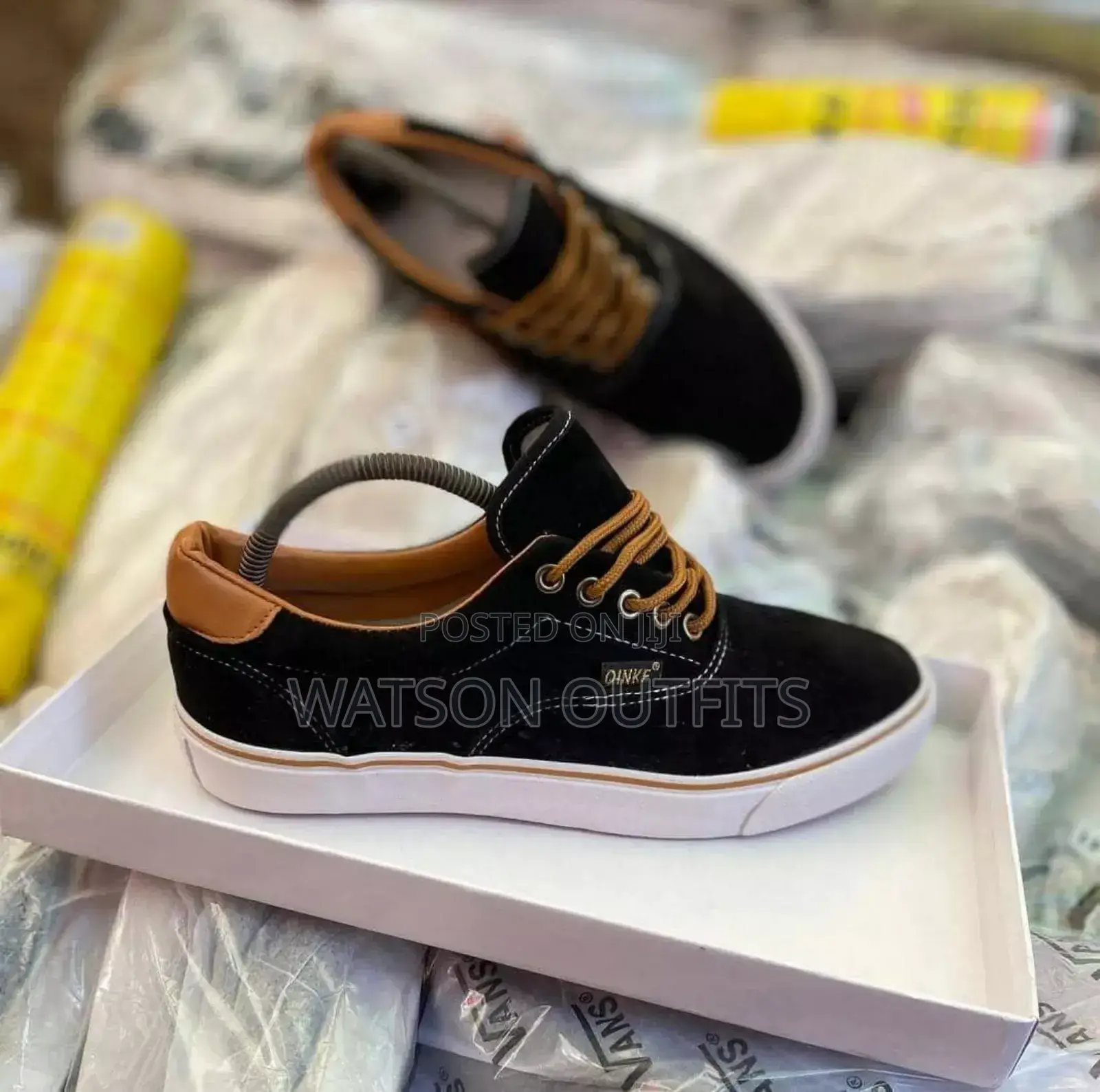Vans Za Rangi Mbalimbali