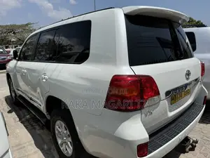 Toyota Land Cruiser 2014 White