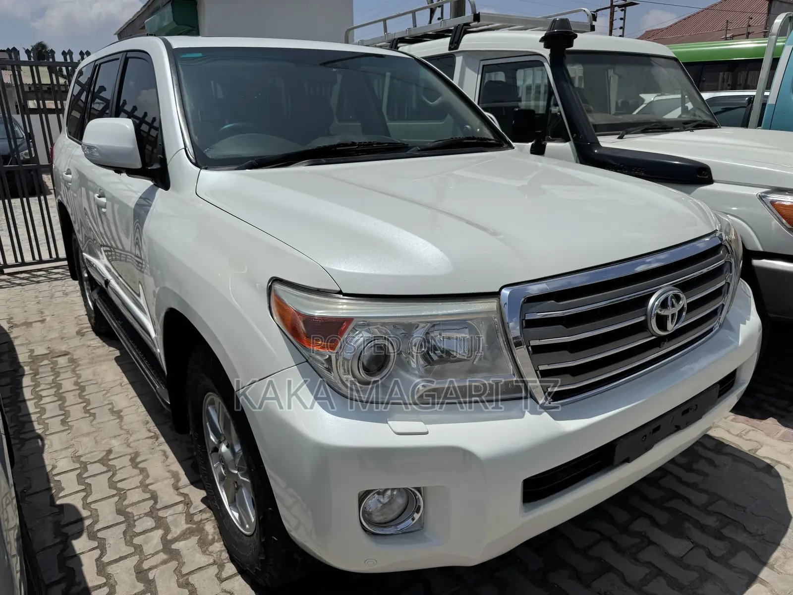 Toyota Land Cruiser 2014 White