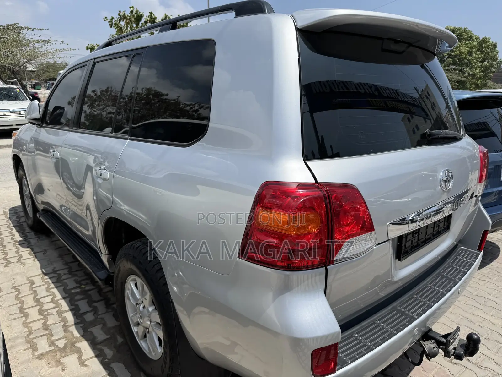 Toyota Land Cruiser 2010 Silver