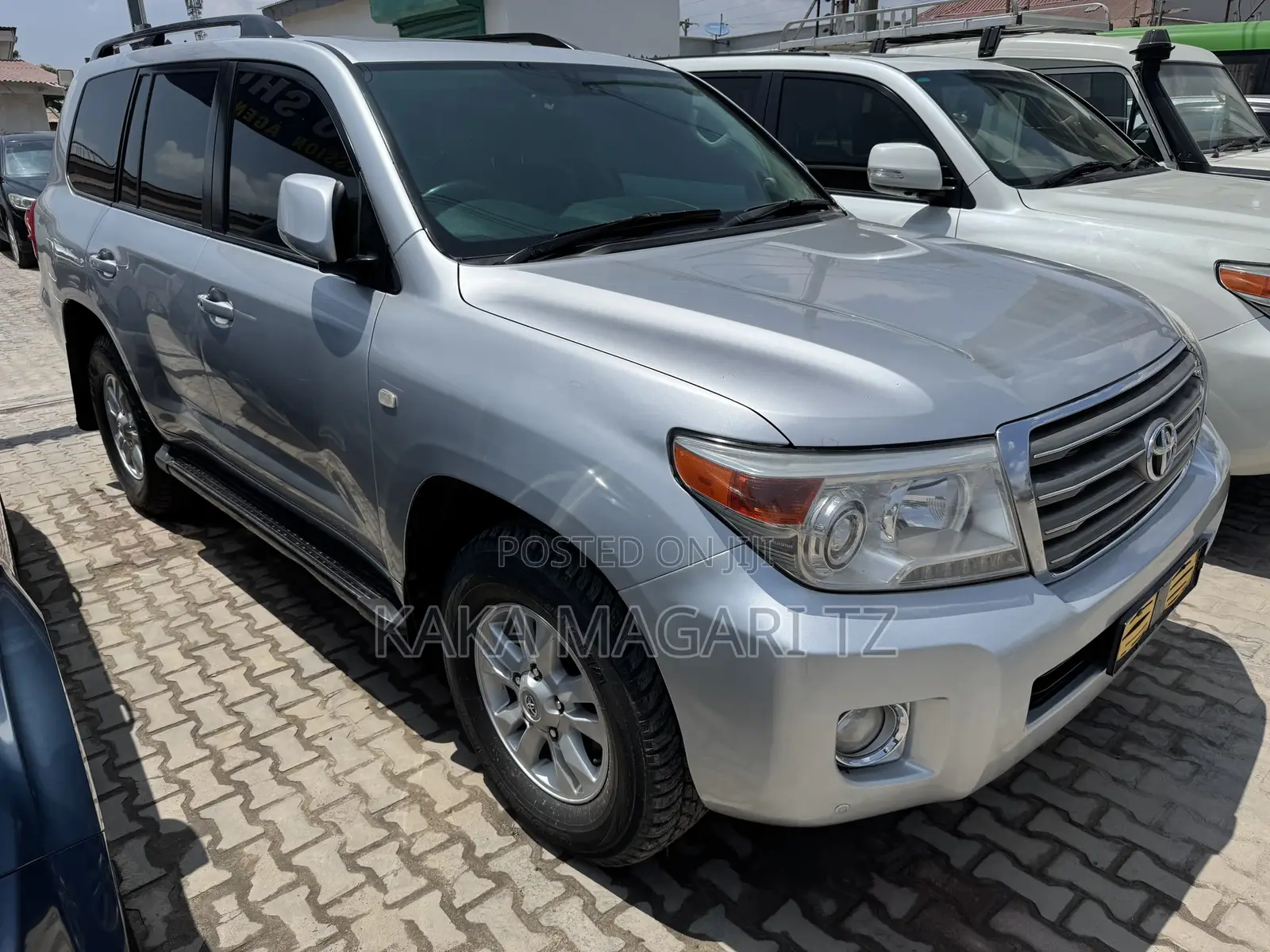 Toyota Land Cruiser 2010 Silver