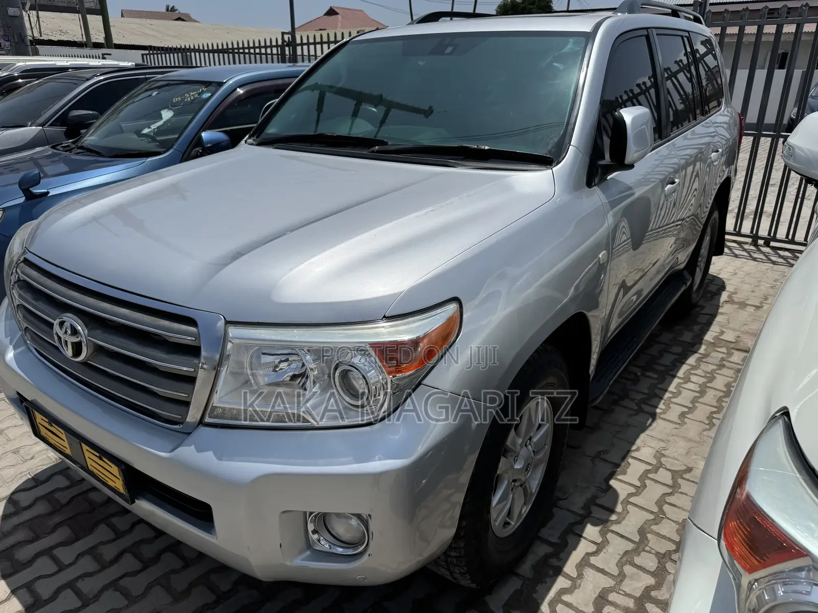 Toyota Land Cruiser 2010 Silver