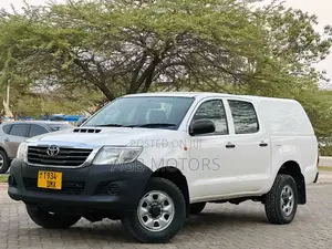 Toyota Hilux 2013 White