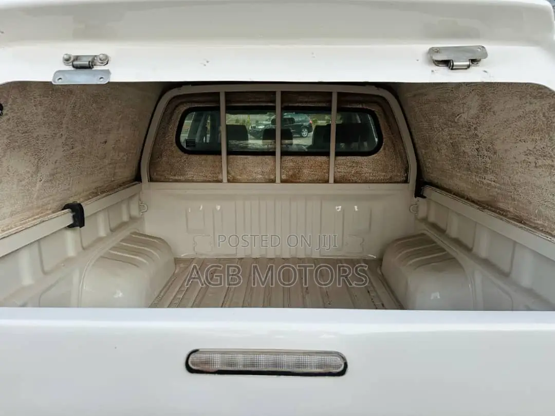 Toyota Hilux 2013 White