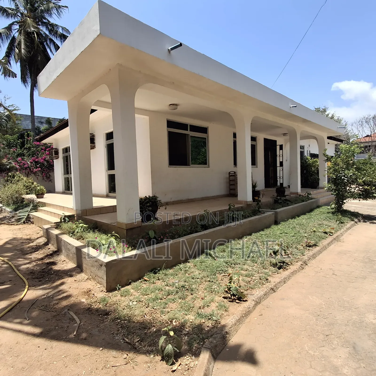 8bdrm Bungalow in Mbezibeach for rent