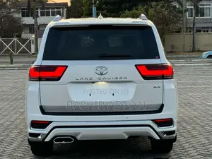 Toyota Land Cruiser 3.5 V6 2022 White