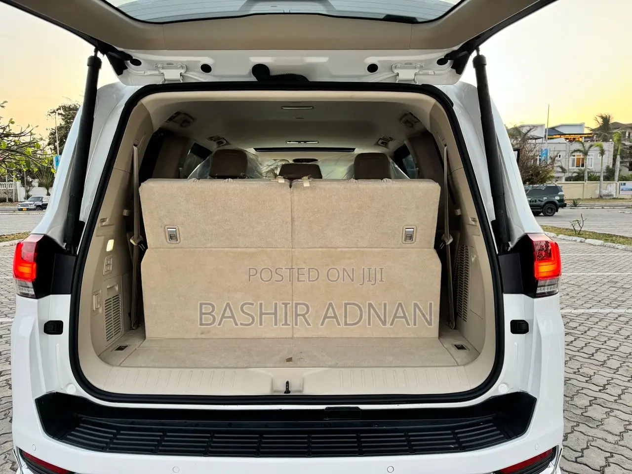 Toyota Land Cruiser 3.5 V6 2022 White