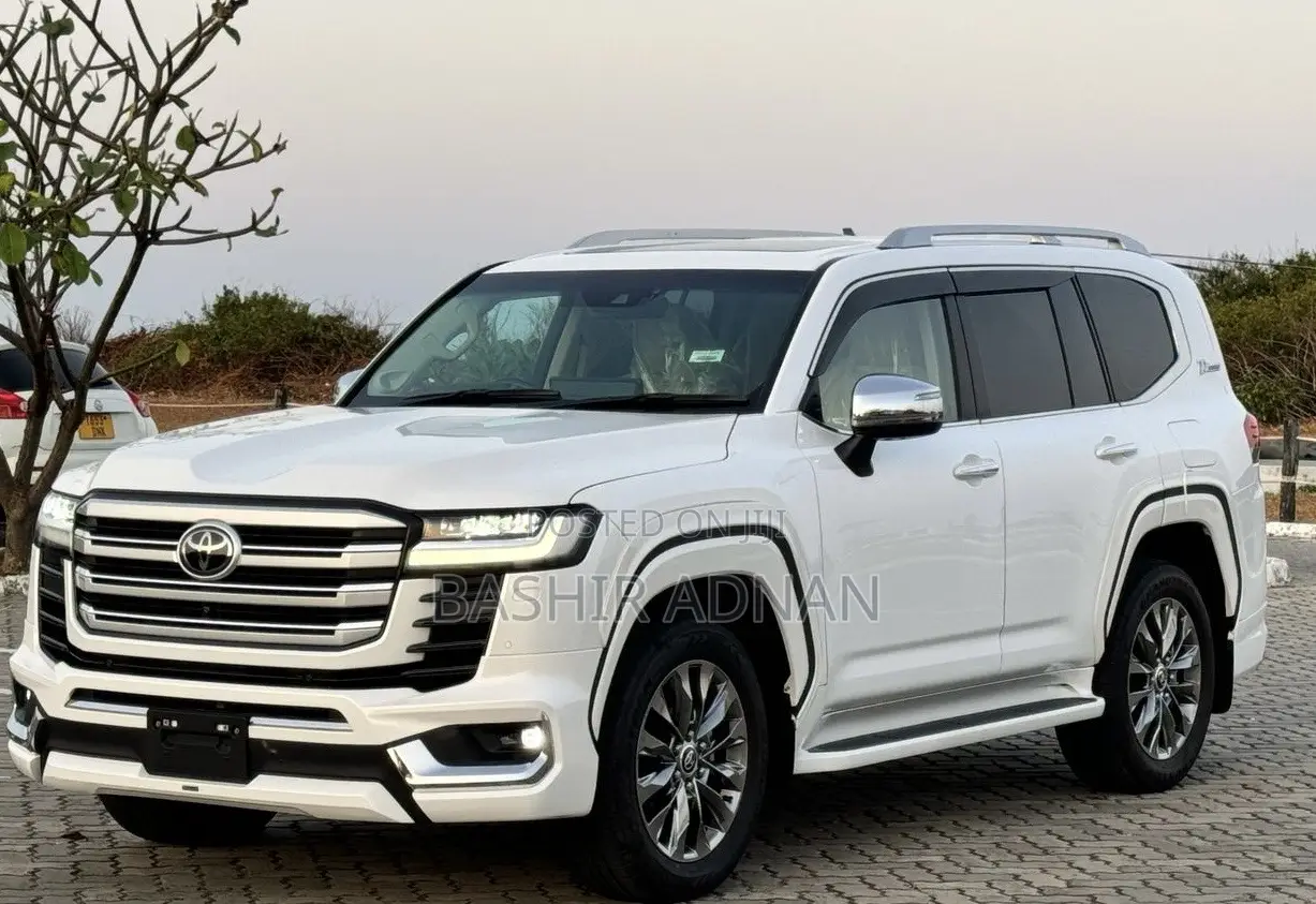 Toyota Land Cruiser 3.5 V6 2022 White