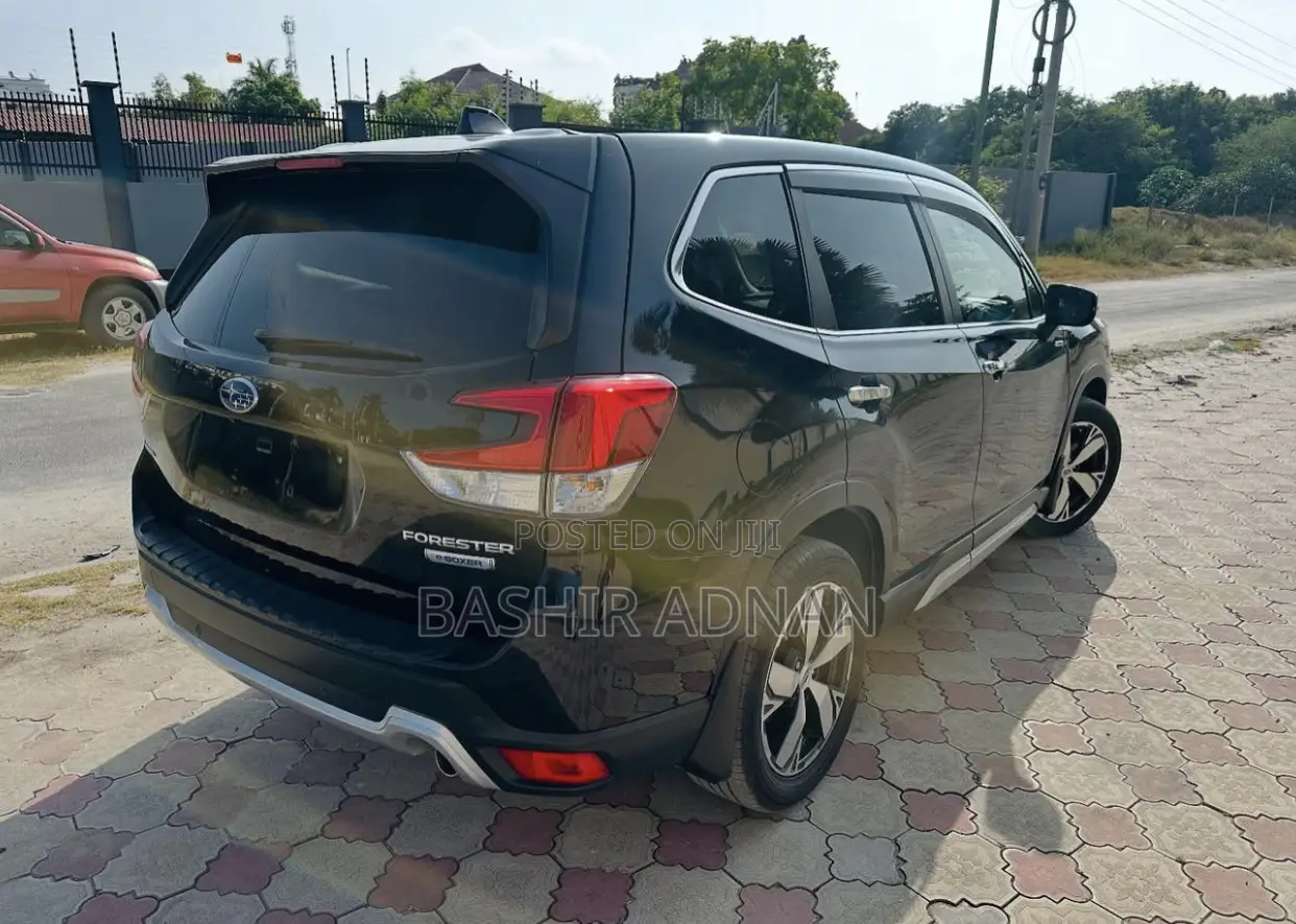 Subaru Forester 2.0XT Touring AWD 2018 Black