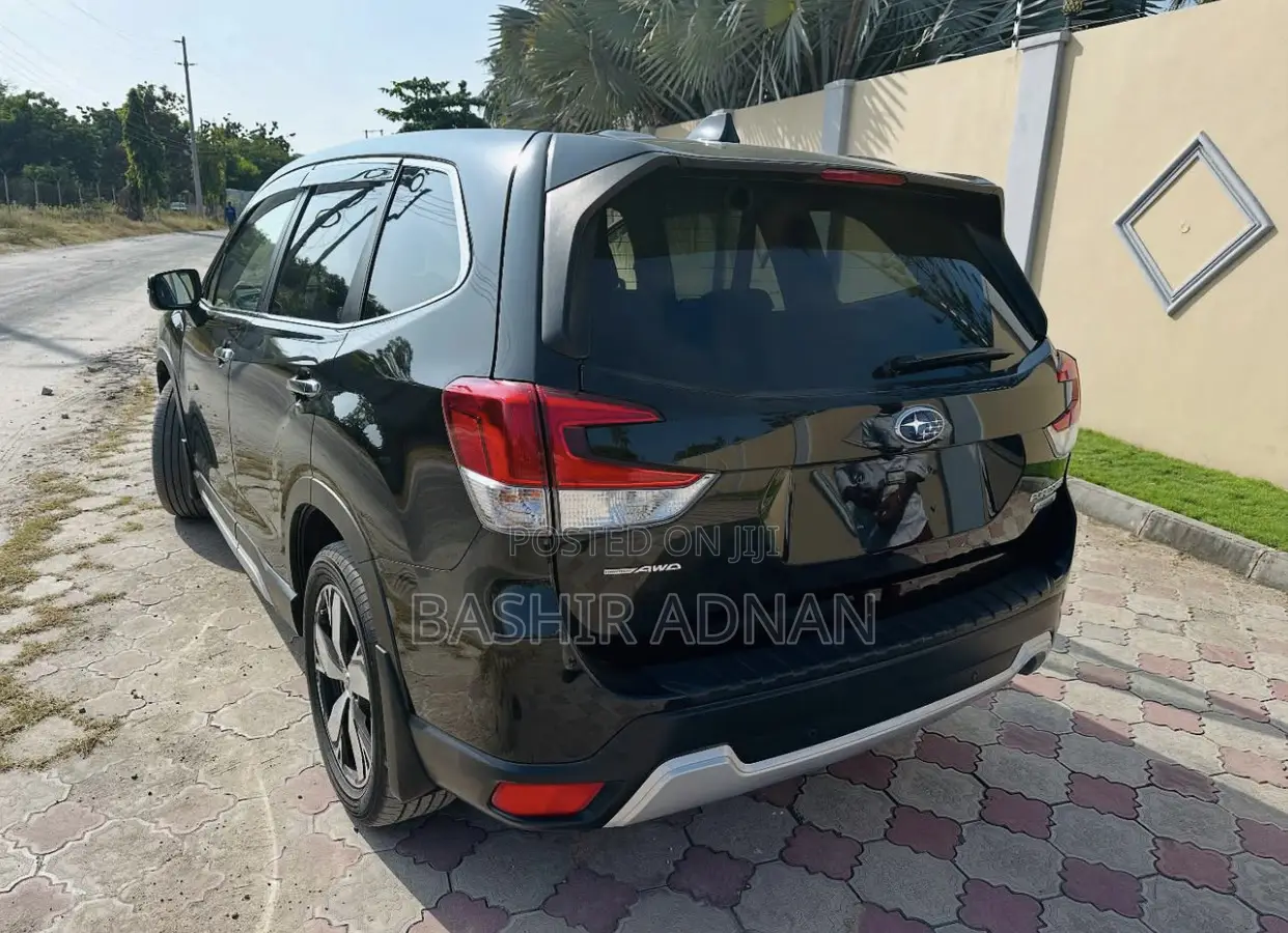 Subaru Forester 2.0XT Touring AWD 2018 Black
