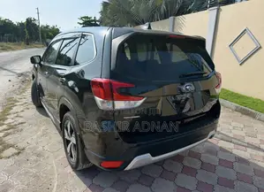 Subaru Forester 2.0XT Touring AWD 2018 Black