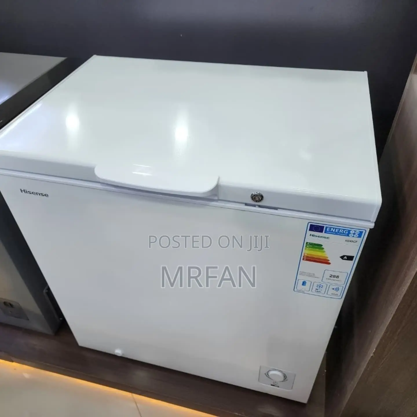 Hisense White Chest 198l H245cf