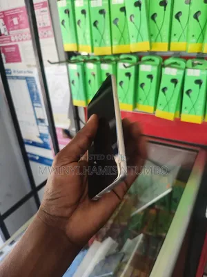 LG L-03K 64 GB White