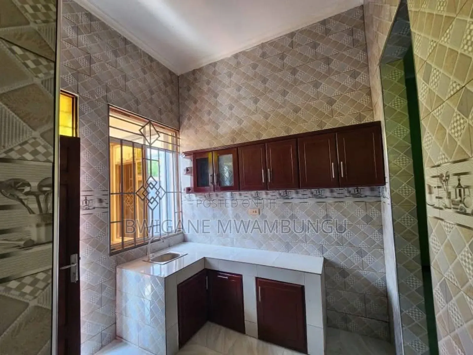 Furnished 4bdrm Apartment in Mwambungu Broker, Mbagala for sale