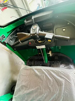 New TVS King Deluxe Plus iTouch Start 2025 Green