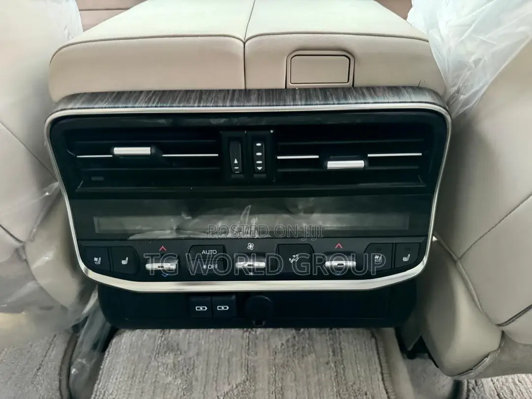 Toyota Land Cruiser 2023 White