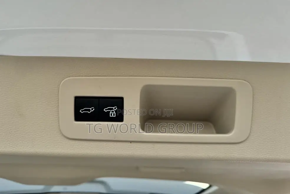 Toyota Land Cruiser 2023 White
