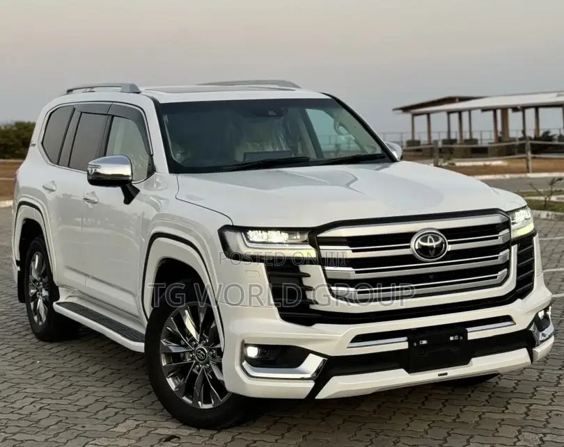 Toyota Land Cruiser 2023 White