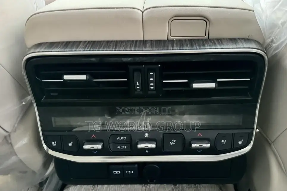 Toyota Land Cruiser 2023 White
