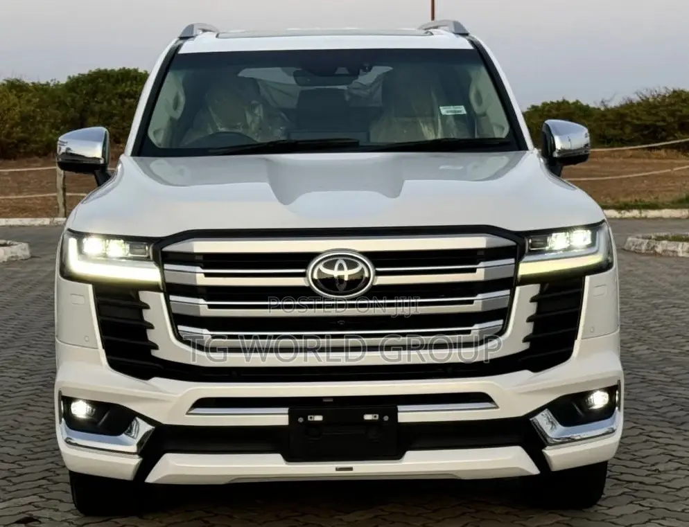 Toyota Land Cruiser 2023 White