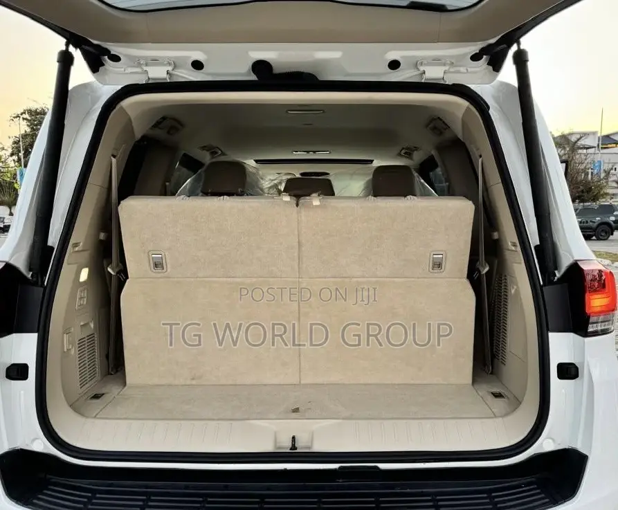 Toyota Land Cruiser 2023 White