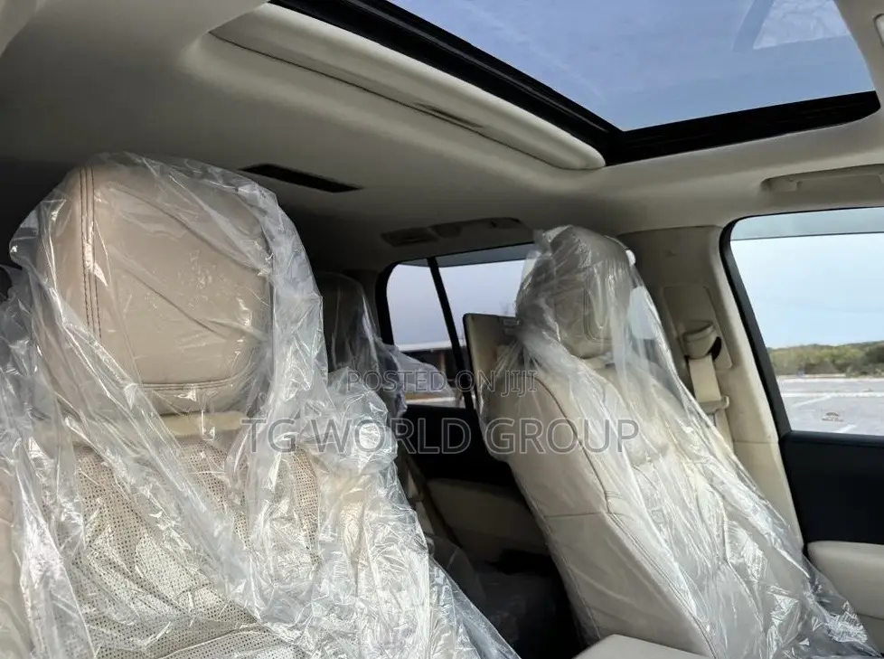 Toyota Land Cruiser 2023 White