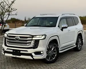 Toyota Land Cruiser 2023 White