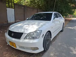 Toyota Crown Royale 2005 White